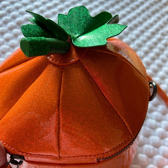 Women’s Fine By Me Halloween Pumpkin Purse Handbag Crossbody New - Picture 3 of 8